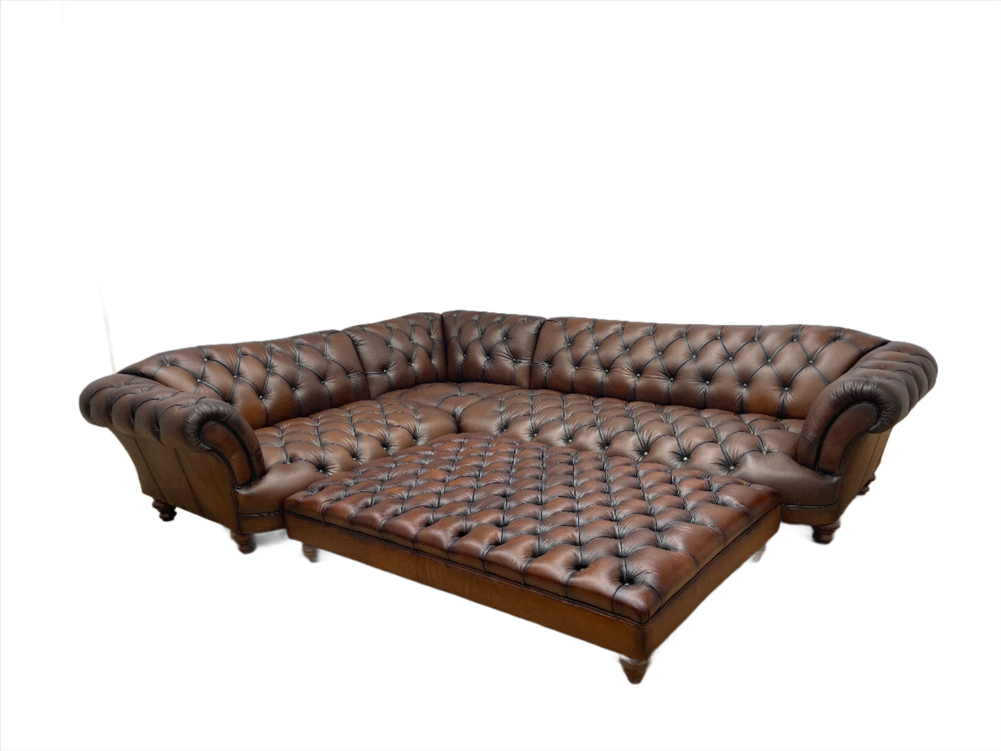Oskar Corner Couch 1+3 - Right Hand Facing